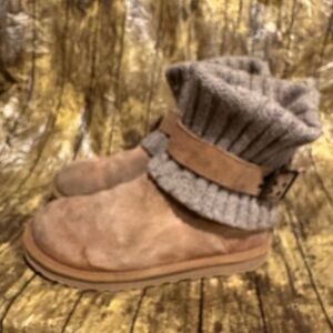 UGG Australia Cambridge Boots Women’s Size 7 Chestnut Suede Knit Cuff Buckle